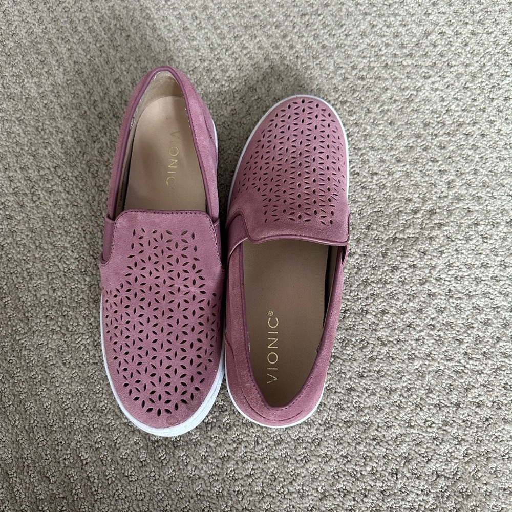 Size 7.5 Vionic Pink Loafers
